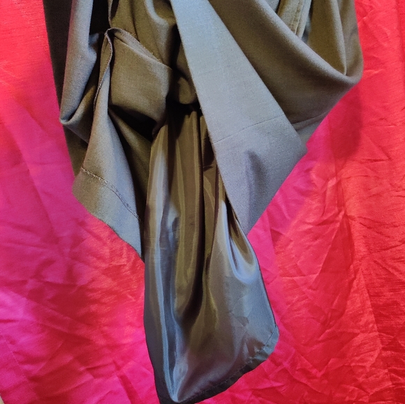 Jones Wear Dress w/ Belt, Sheath Dress, Gray w/ Lace Upper, Size 10 Slit Skirt - Picture 11 of 14